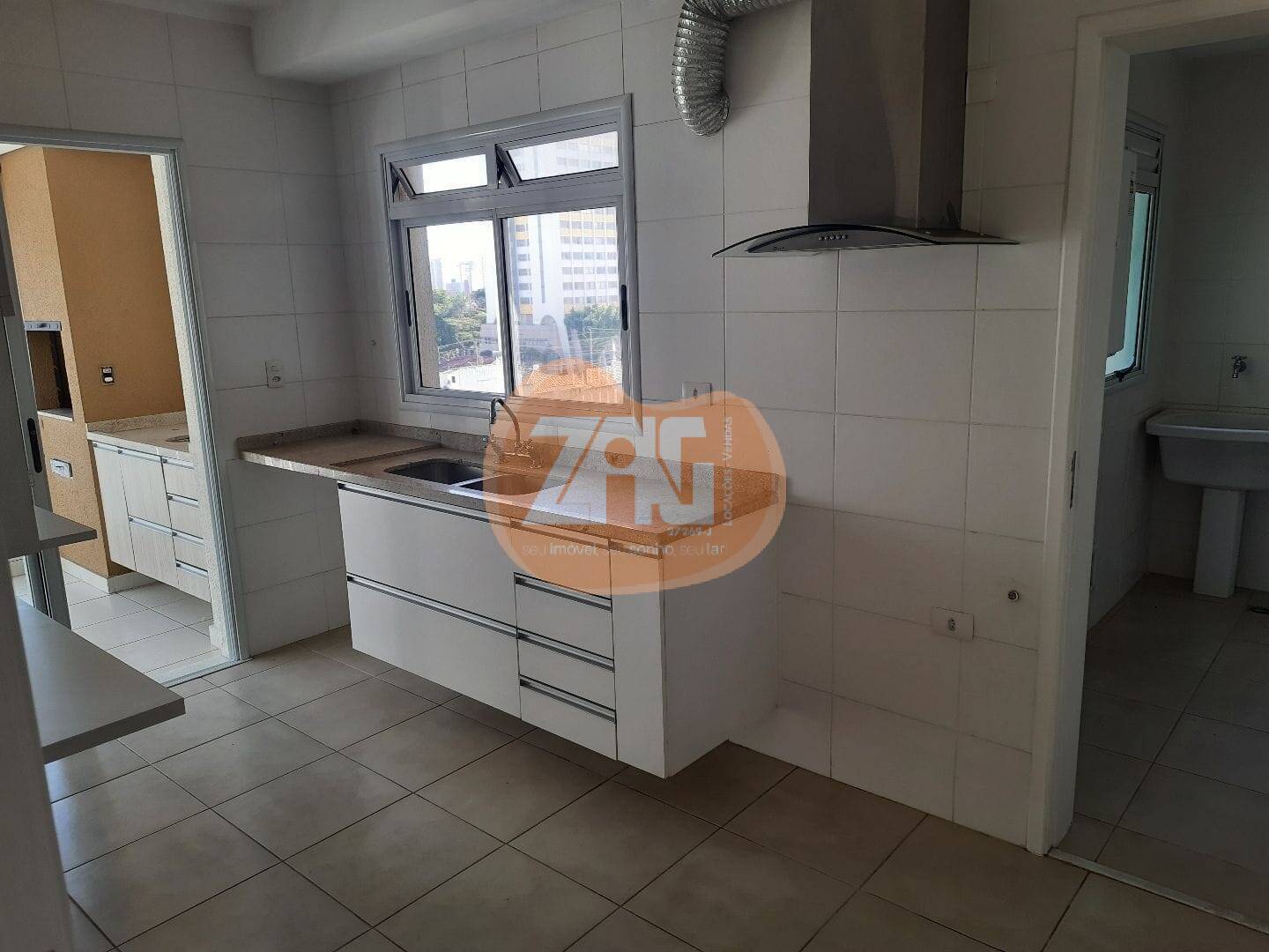 Apartamento à venda com 3 quartos, 176m² - Foto 4