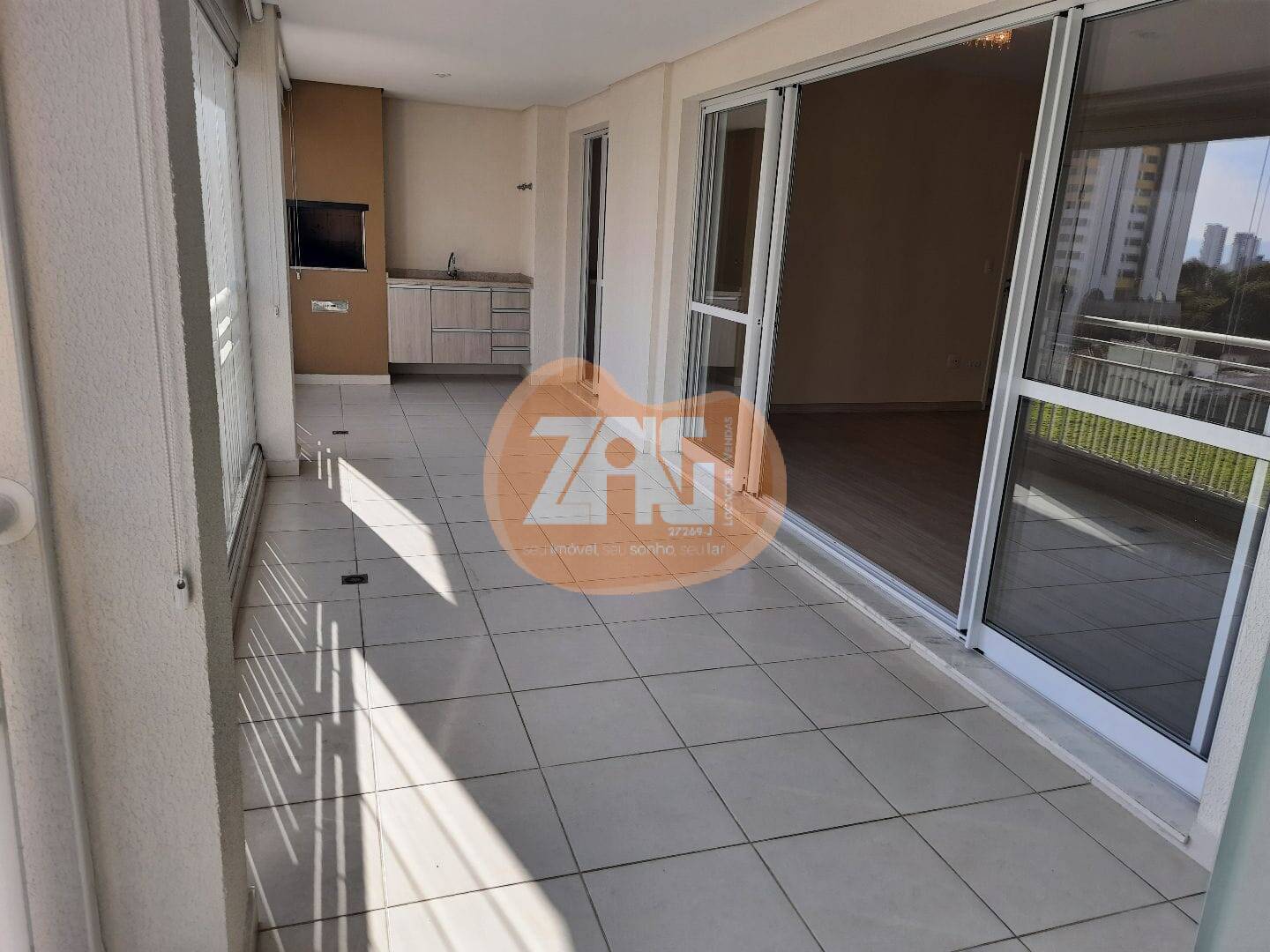 Apartamento à venda com 3 quartos, 176m² - Foto 1