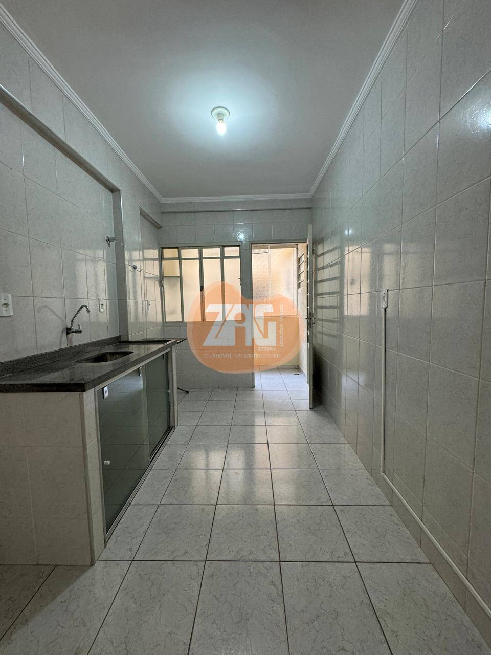 Apartamento à venda com 2 quartos, 65m² - Foto 1