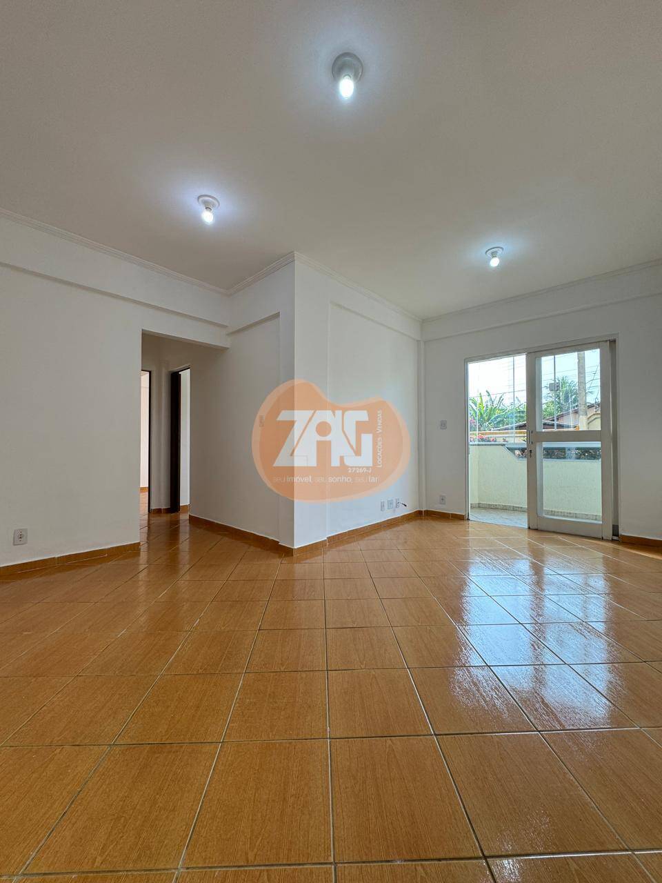 Apartamento à venda com 2 quartos, 65m² - Foto 2