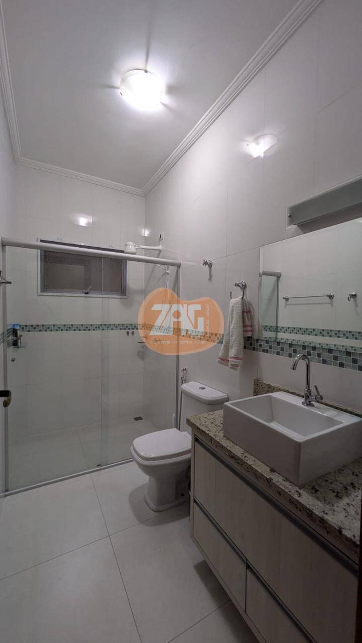 Casa à venda com 3 quartos, 210m² - Foto 17