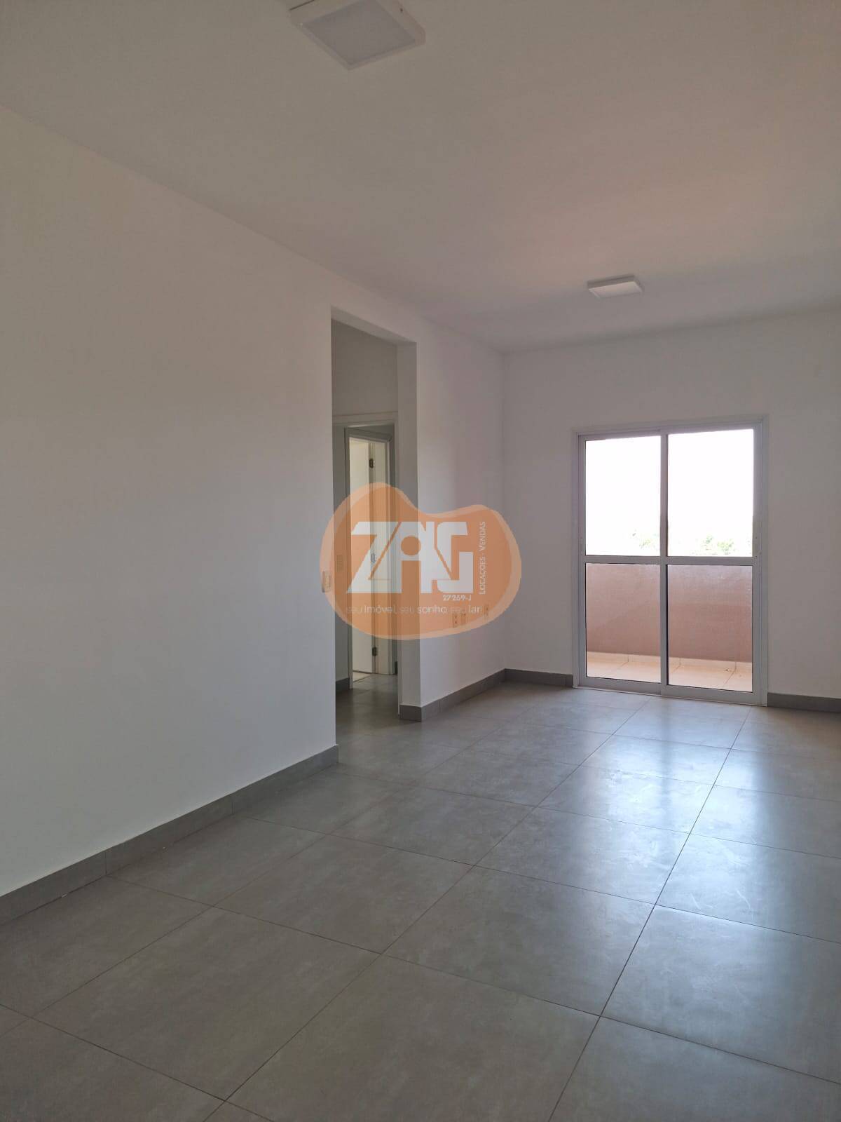 Apartamento à venda com 2 quartos, 66m² - Foto 2