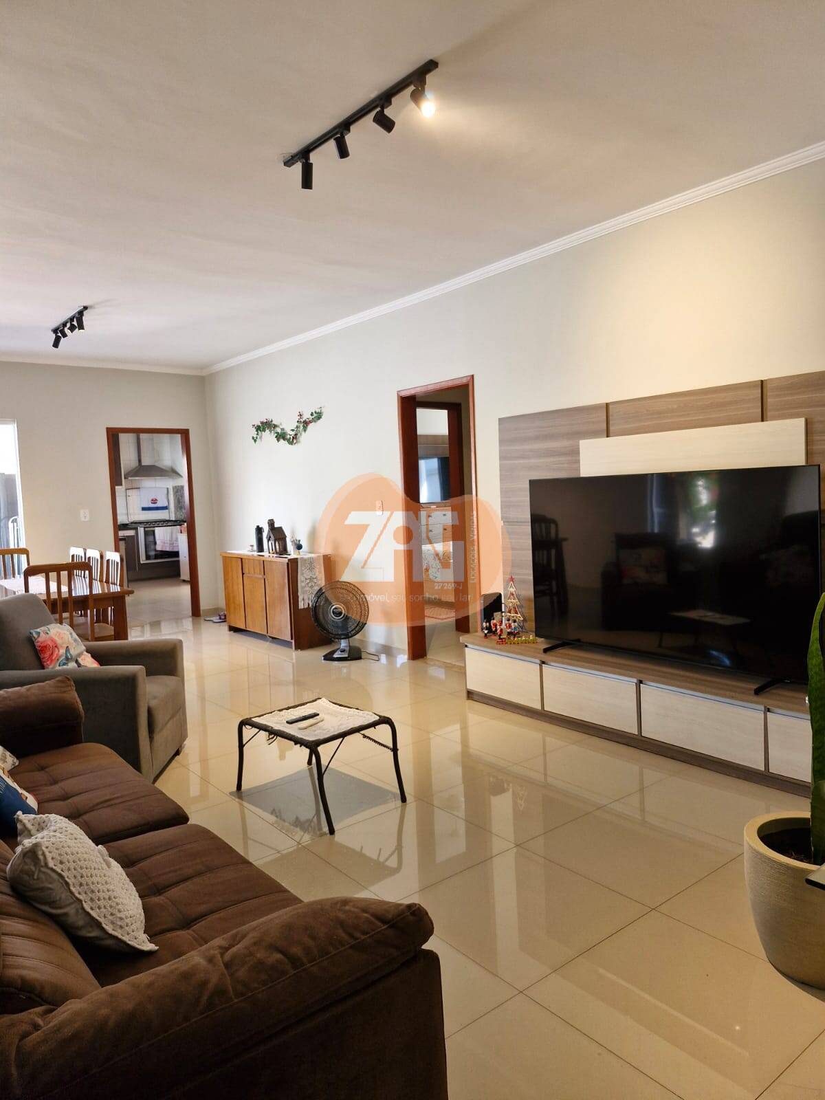 Casa à venda com 3 quartos, 174m² - Foto 8